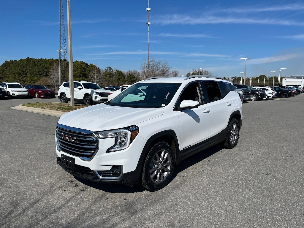 Used 2024 GMC Terrain SLT SUV