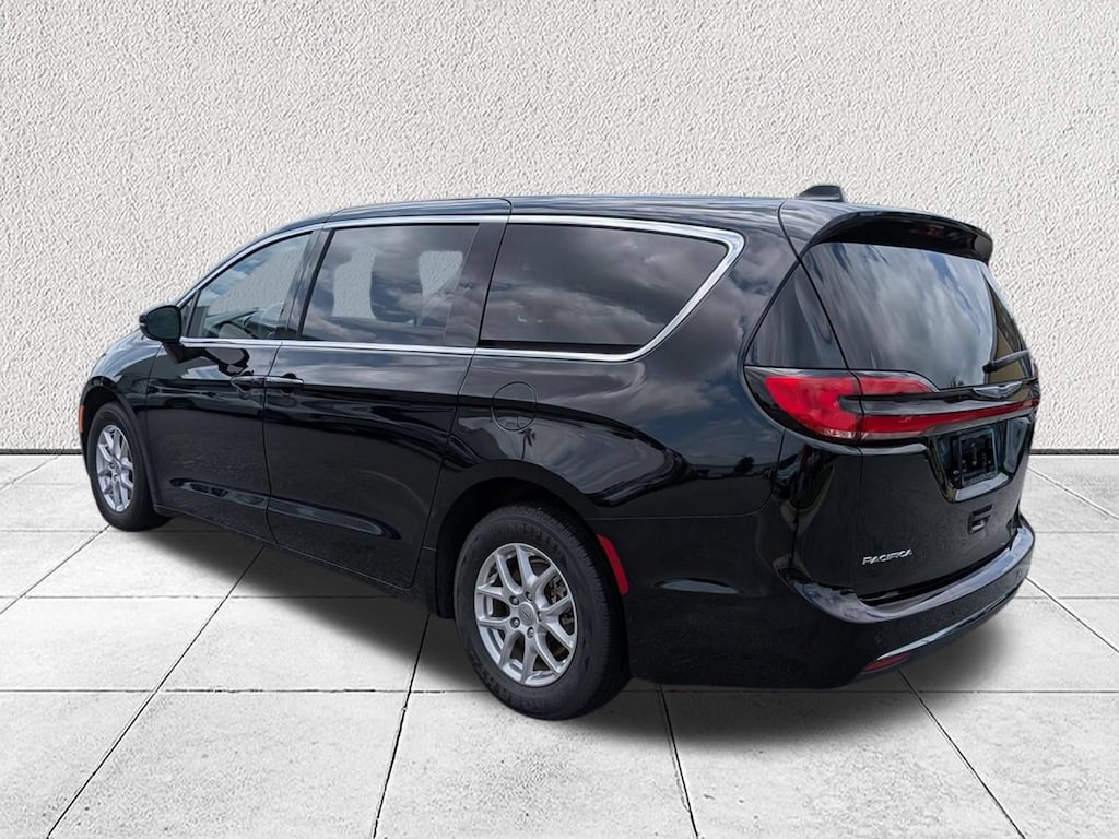 Used 2024 Chrysler Pacifica Touring L Van Passenger Van