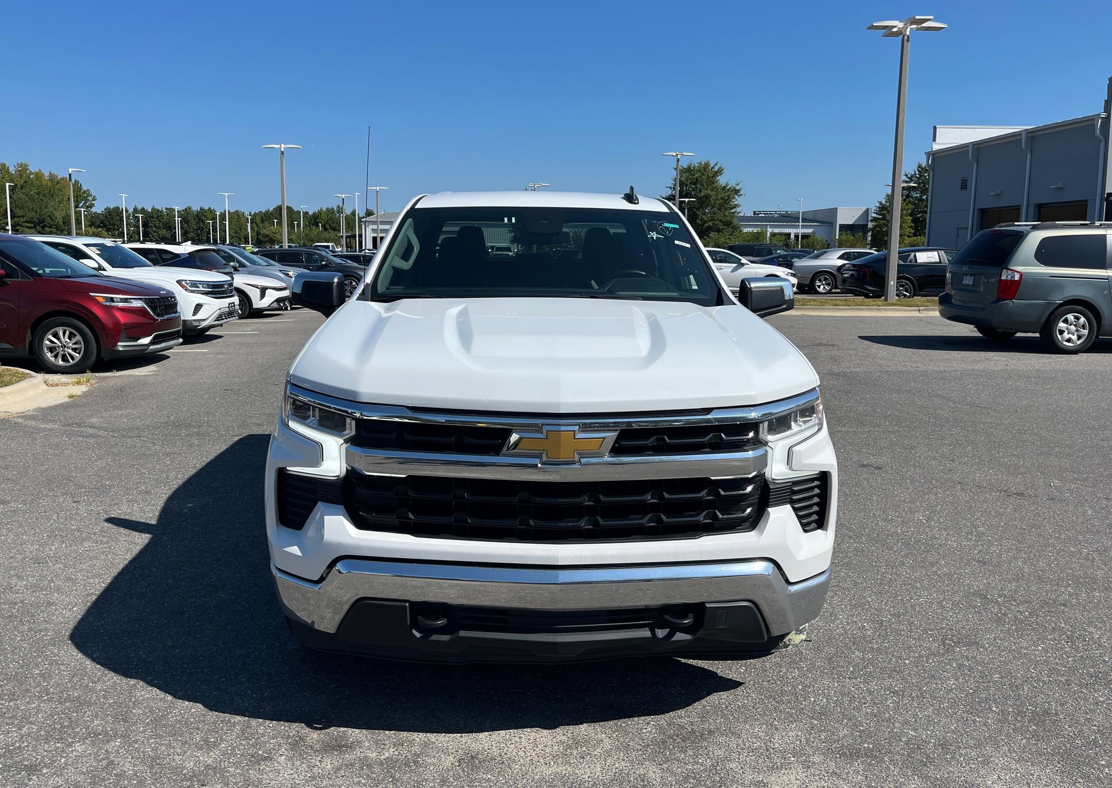 2023 Chevrolet Silverado 1500 LT photo 2