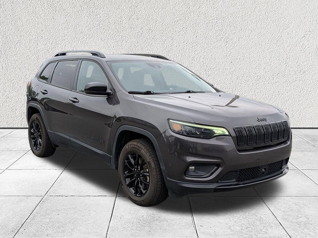 Used 2023 Jeep Cherokee Altitude Lux SUV