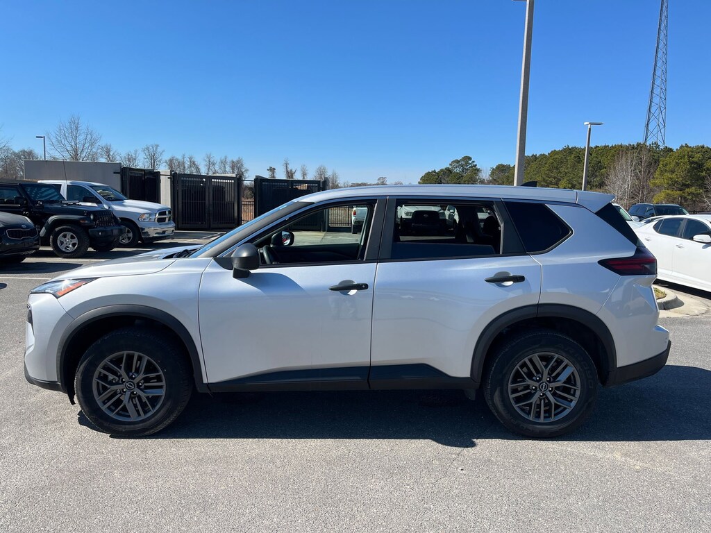 Used 2024 Nissan Rogue S SUV