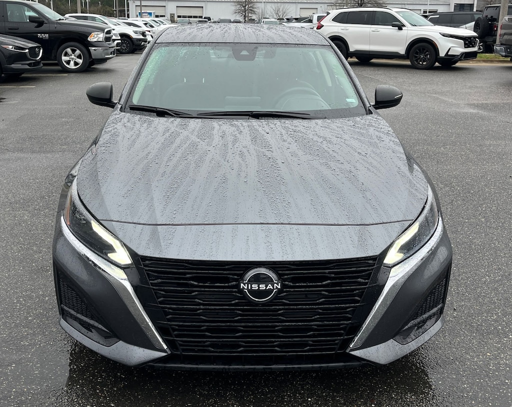 Used 2024 Nissan Altima 2.5 SV Sedan