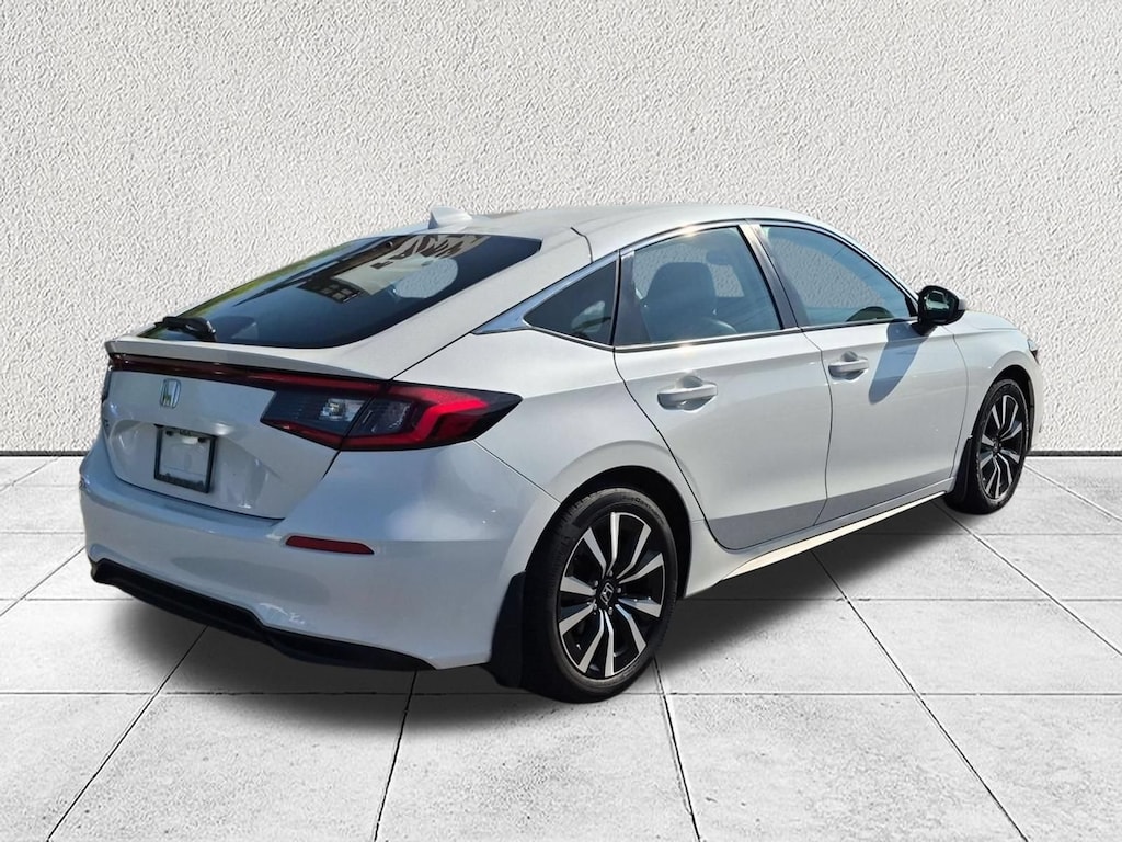 Used 2024 Honda Civic EX-L Hatchback