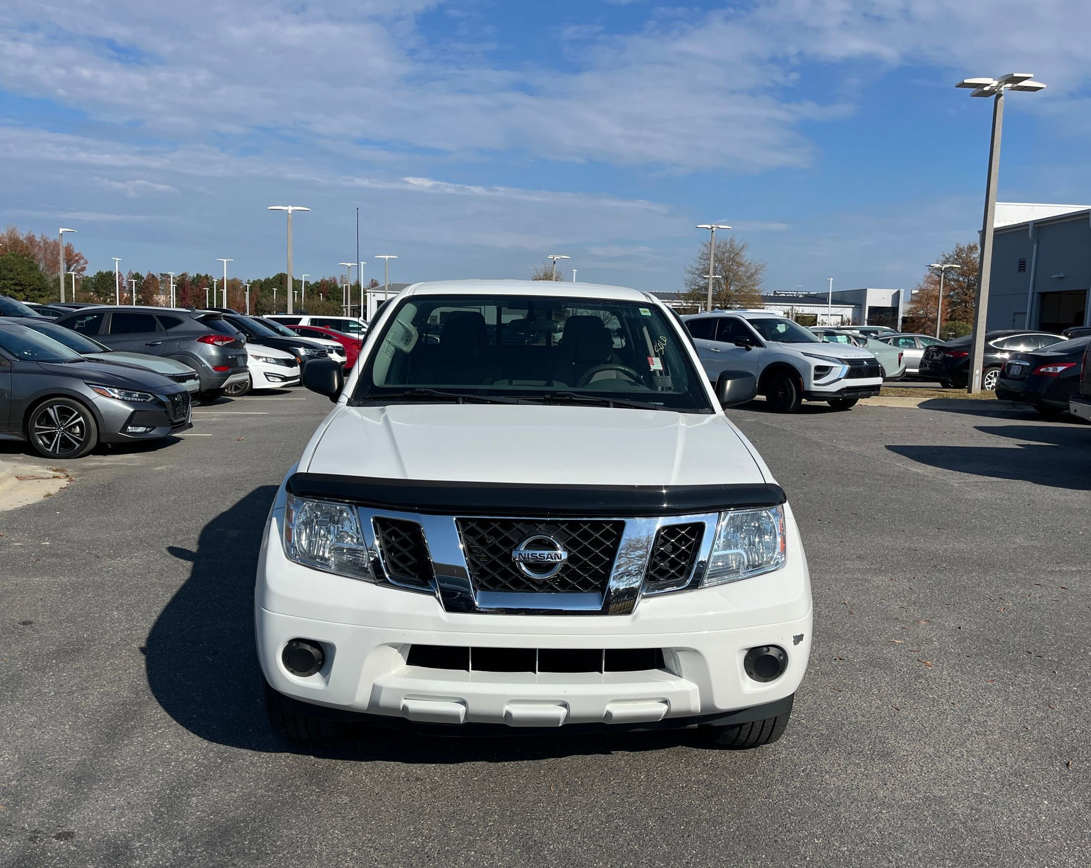 2019 Nissan Frontier SV photo 3