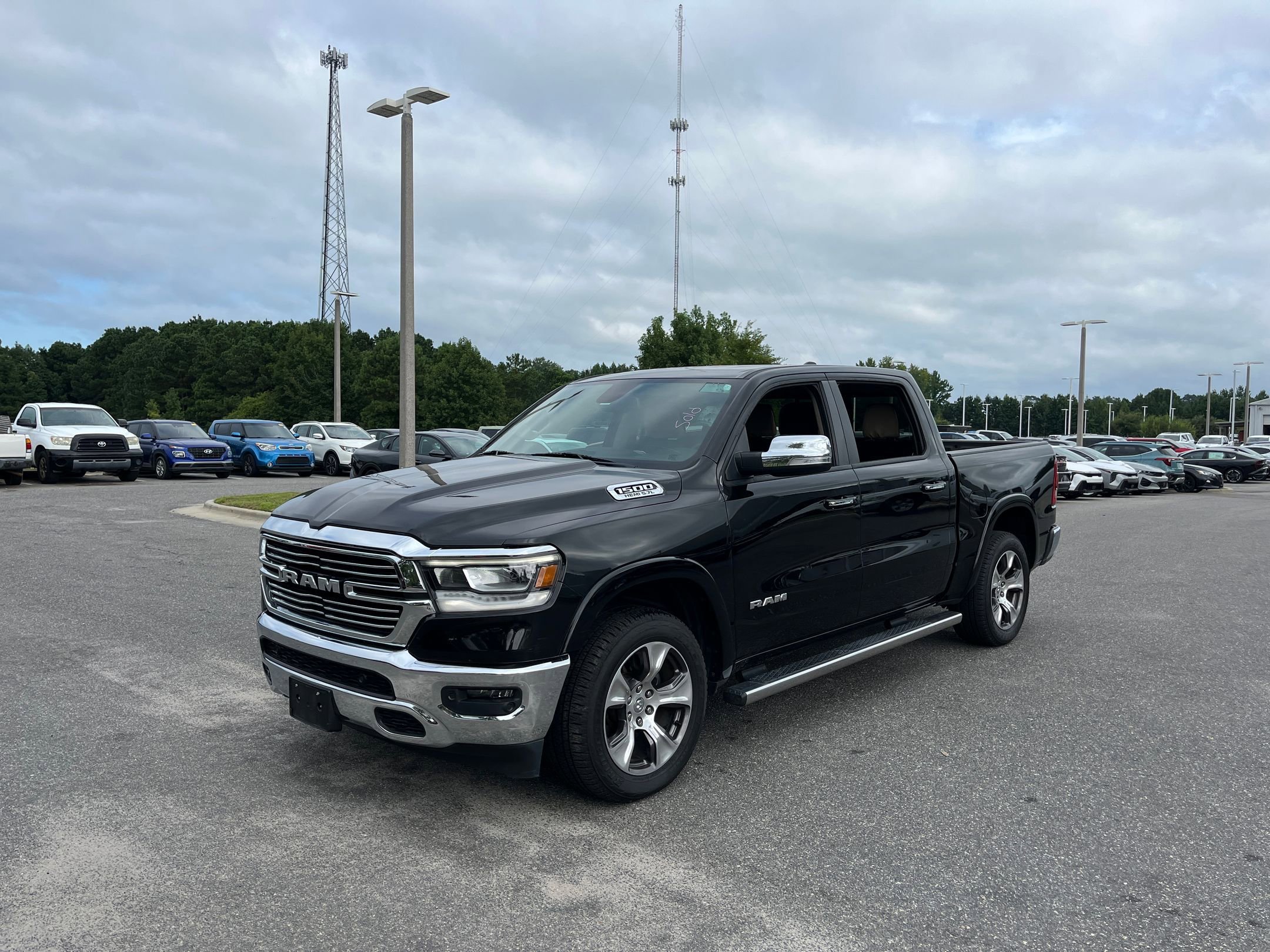 2019 Ram 1500 Laramie photo 4
