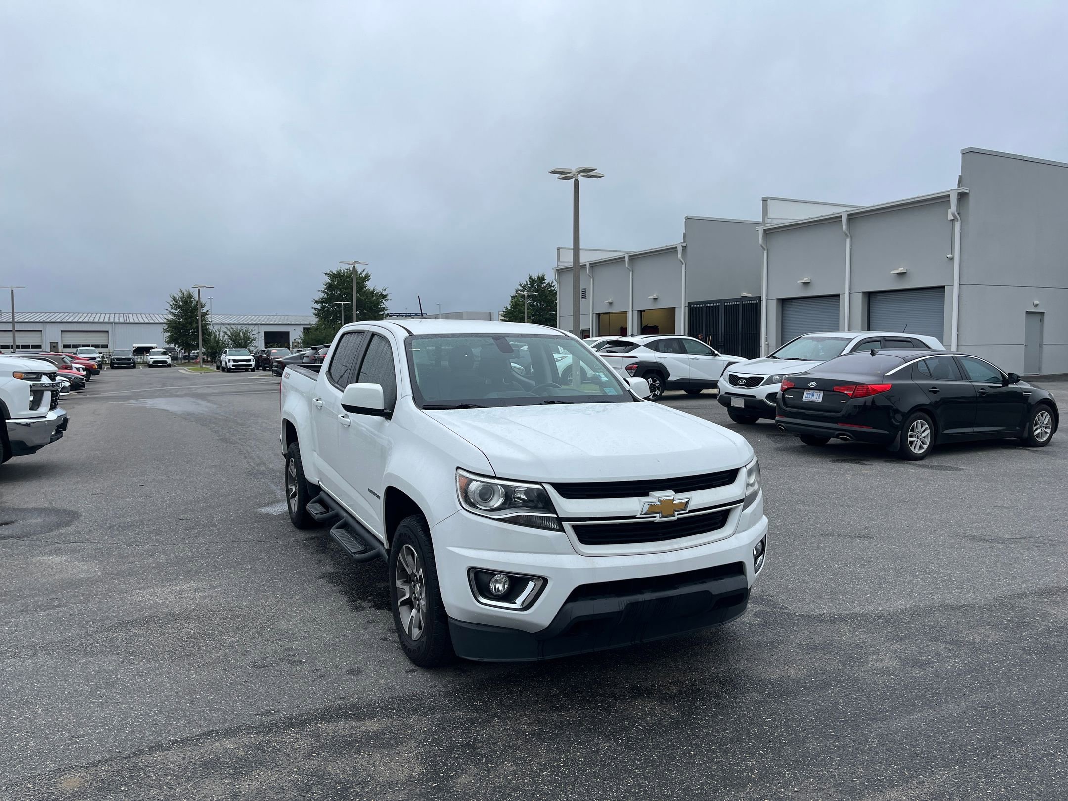2020 Chevrolet Colorado Z71 photo 2
