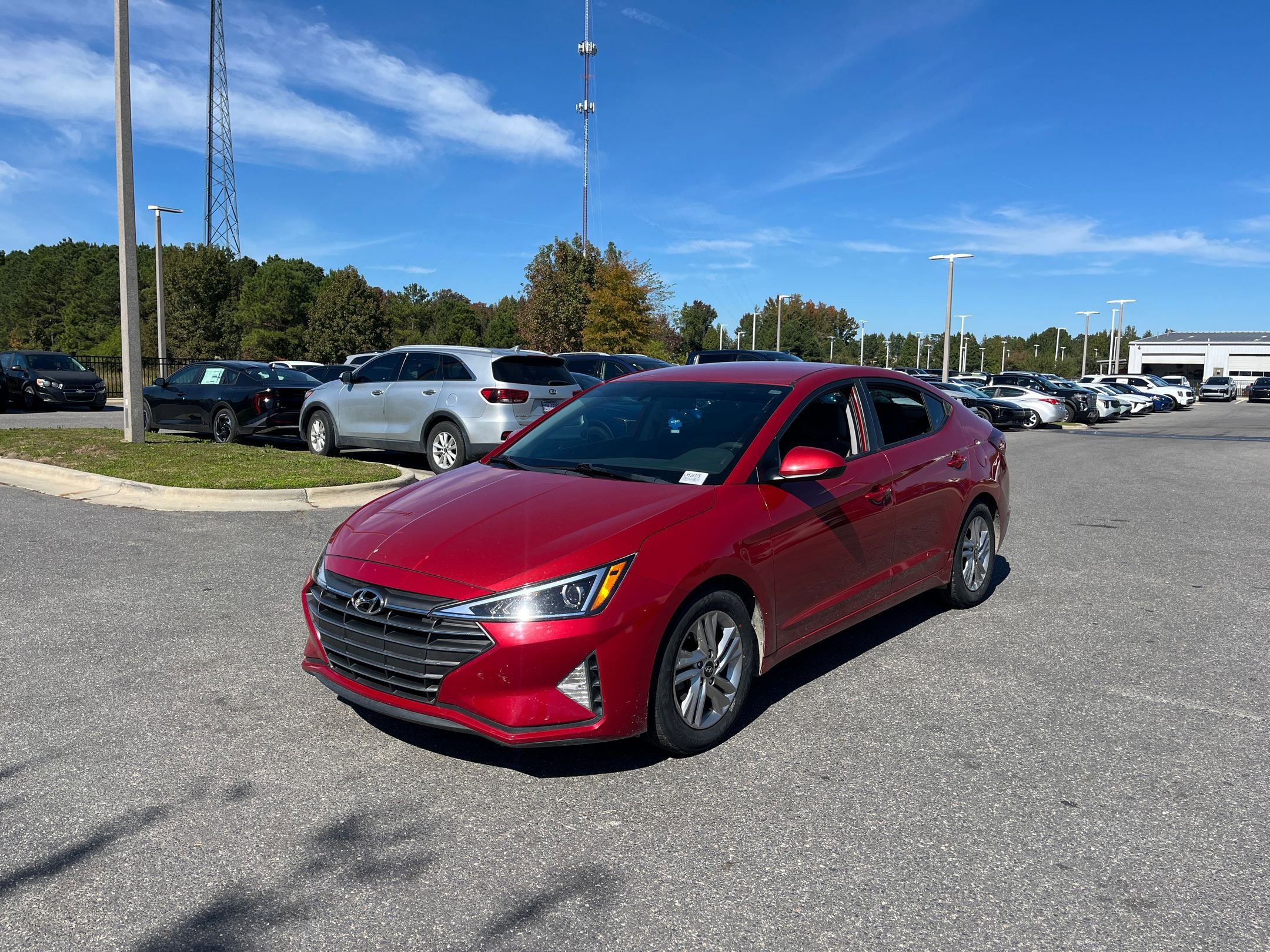2020 Hyundai Elantra SEL photo 3