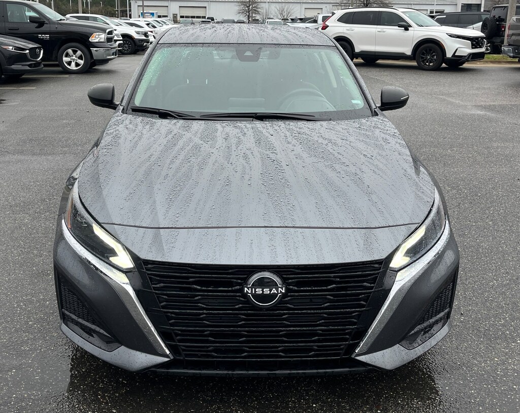 Used 2024 Nissan Altima 2.5 SV Sedan