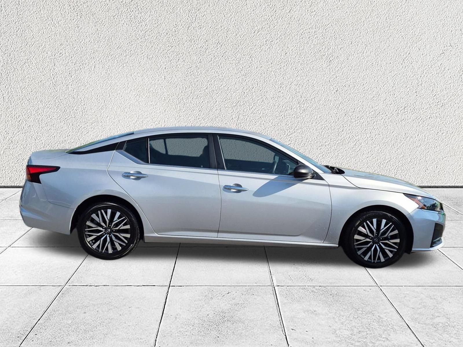 Used 2025 Nissan Altima SV Sedan