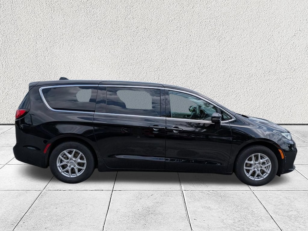 Used 2024 Chrysler Pacifica Touring L Van Passenger Van