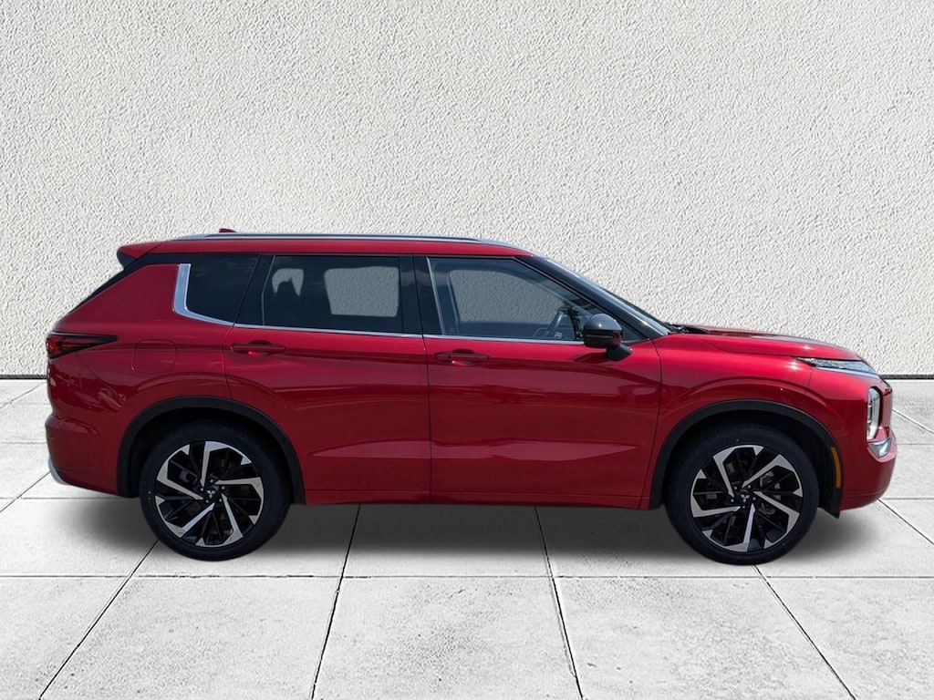Used 2024 Mitsubishi Outlander SEL SUV