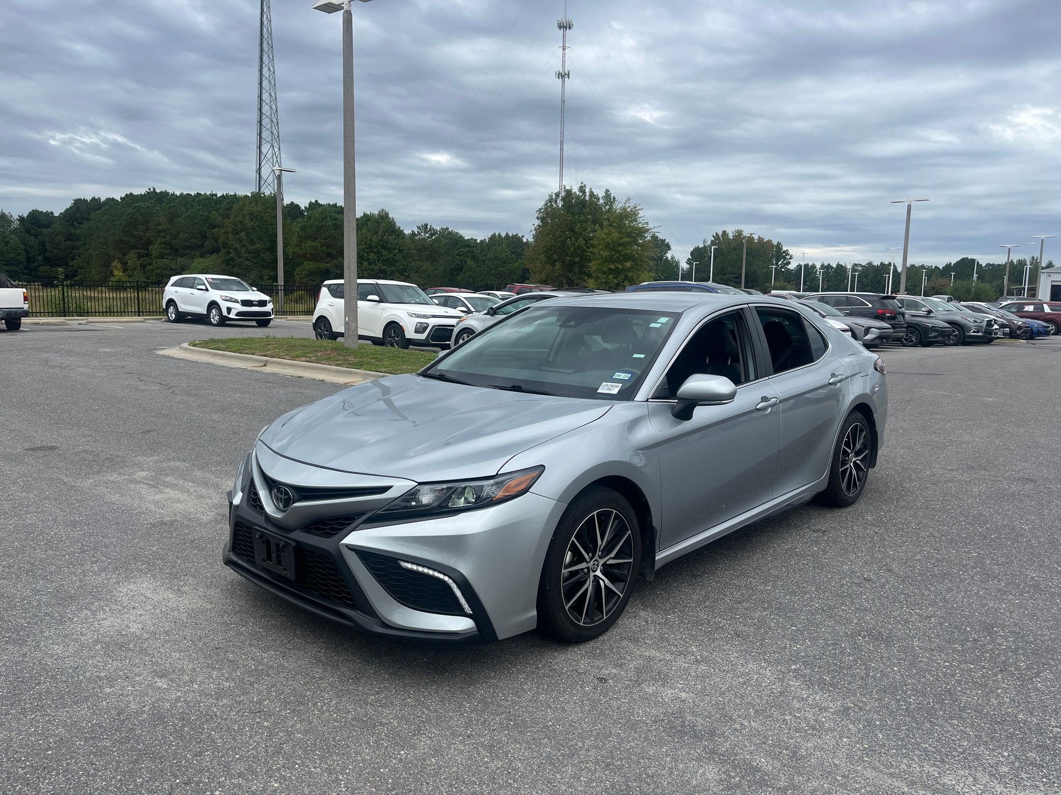 2024 Toyota Camry SE photo 3