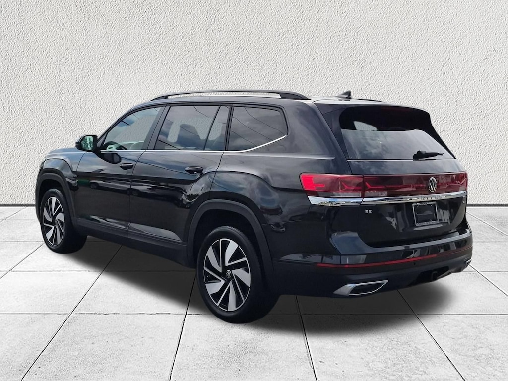Used 2024 Volkswagen Atlas 2.0T SE w/Technology SUV