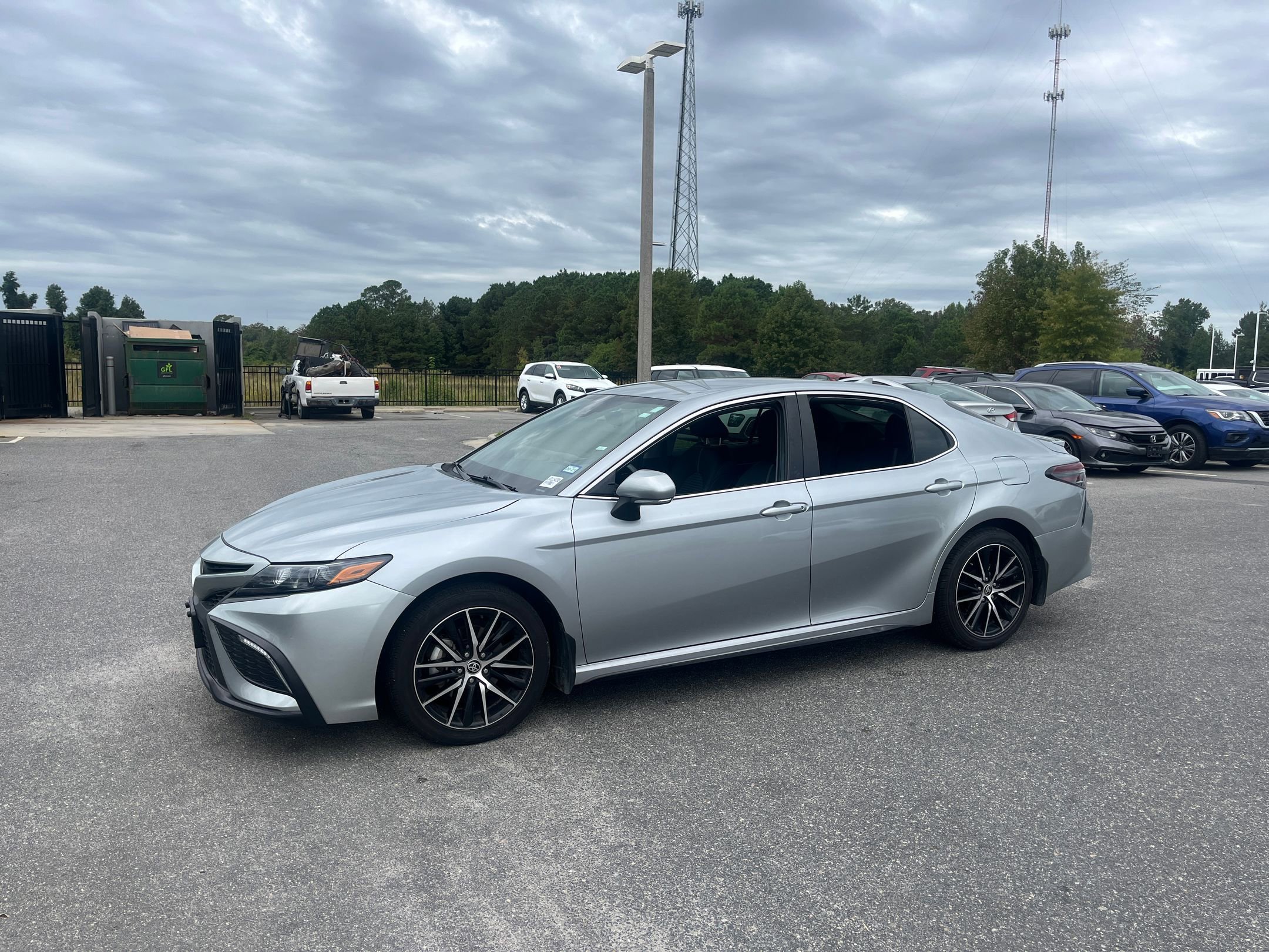 2024 Toyota Camry SE photo 4