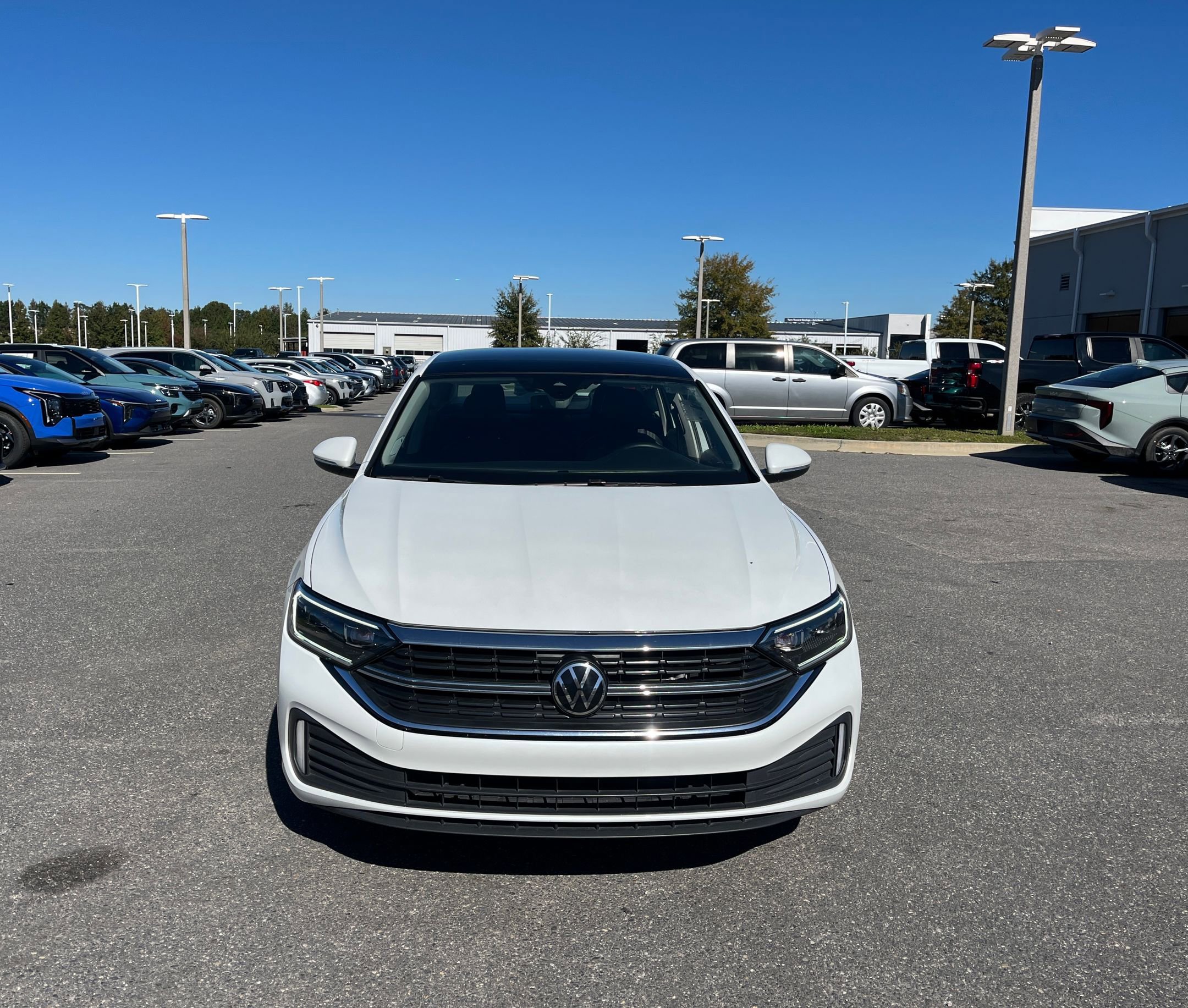 2024 Volkswagen Jetta 1.5T SEL photo 2