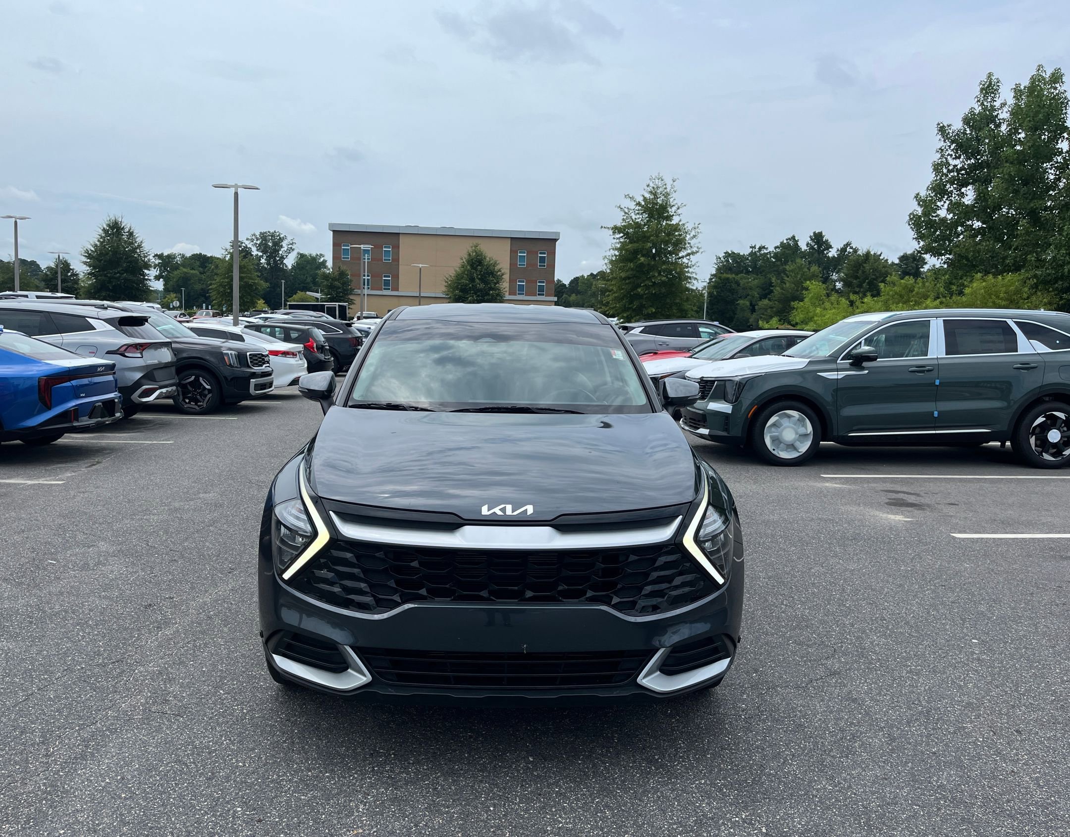 2023 Kia Sportage EX photo 3