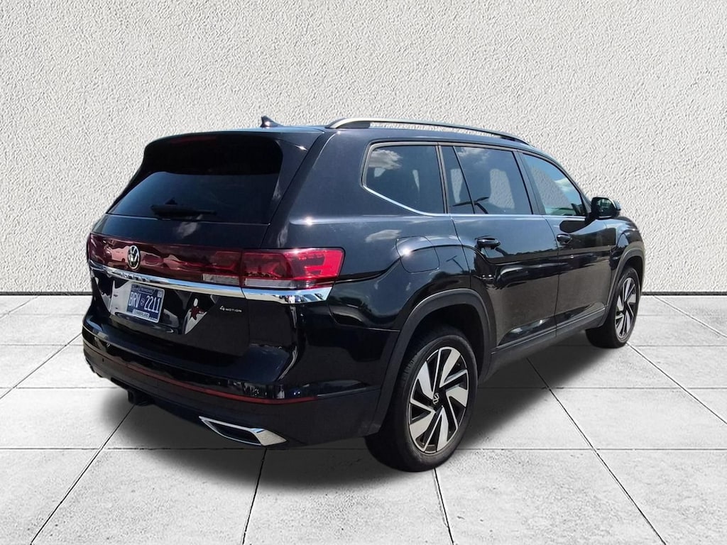 Used 2024 Volkswagen Atlas 2.0T SE w/Technology SUV