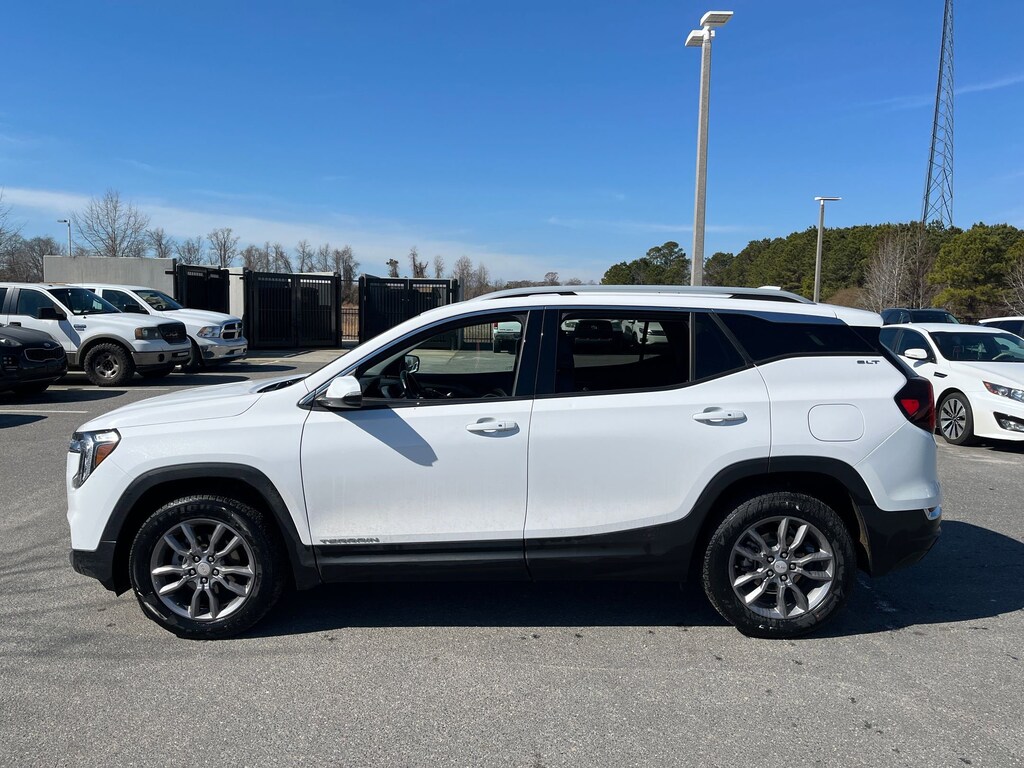 Used 2024 GMC Terrain SLT SUV
