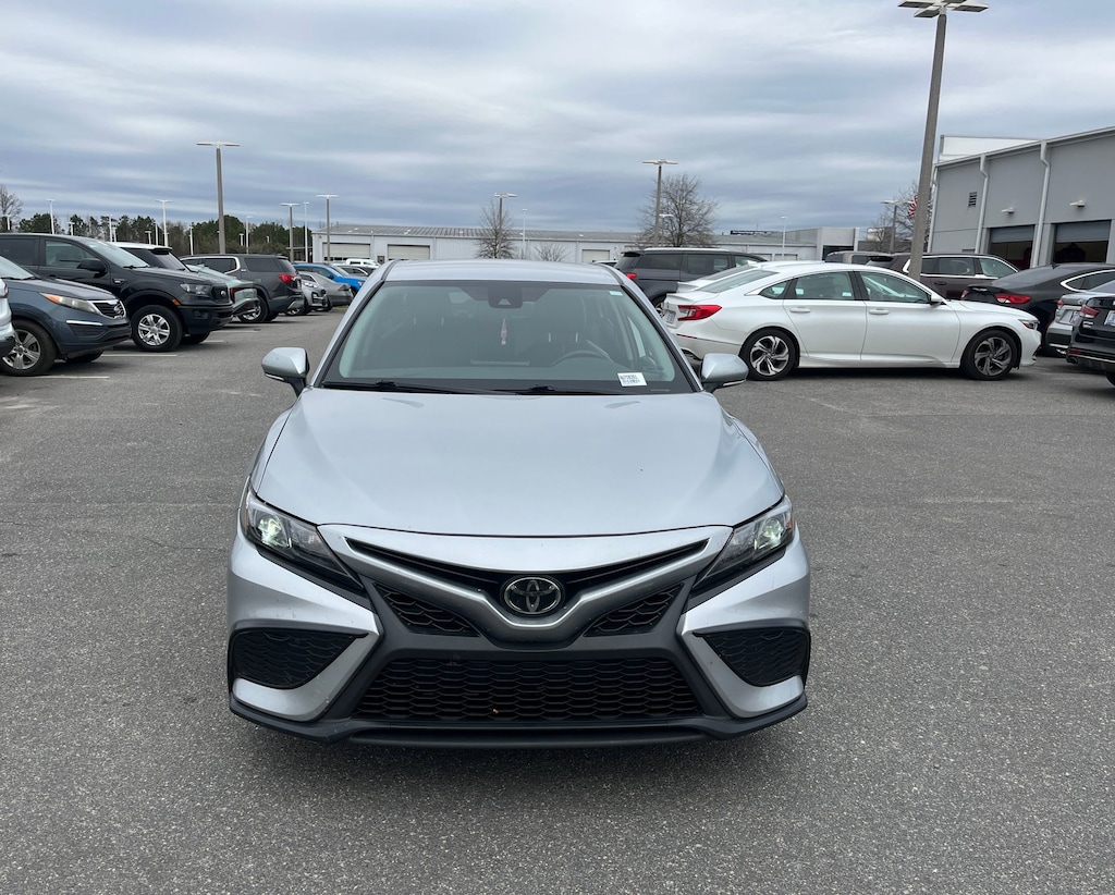 Used 2022 Toyota Camry SE Sedan