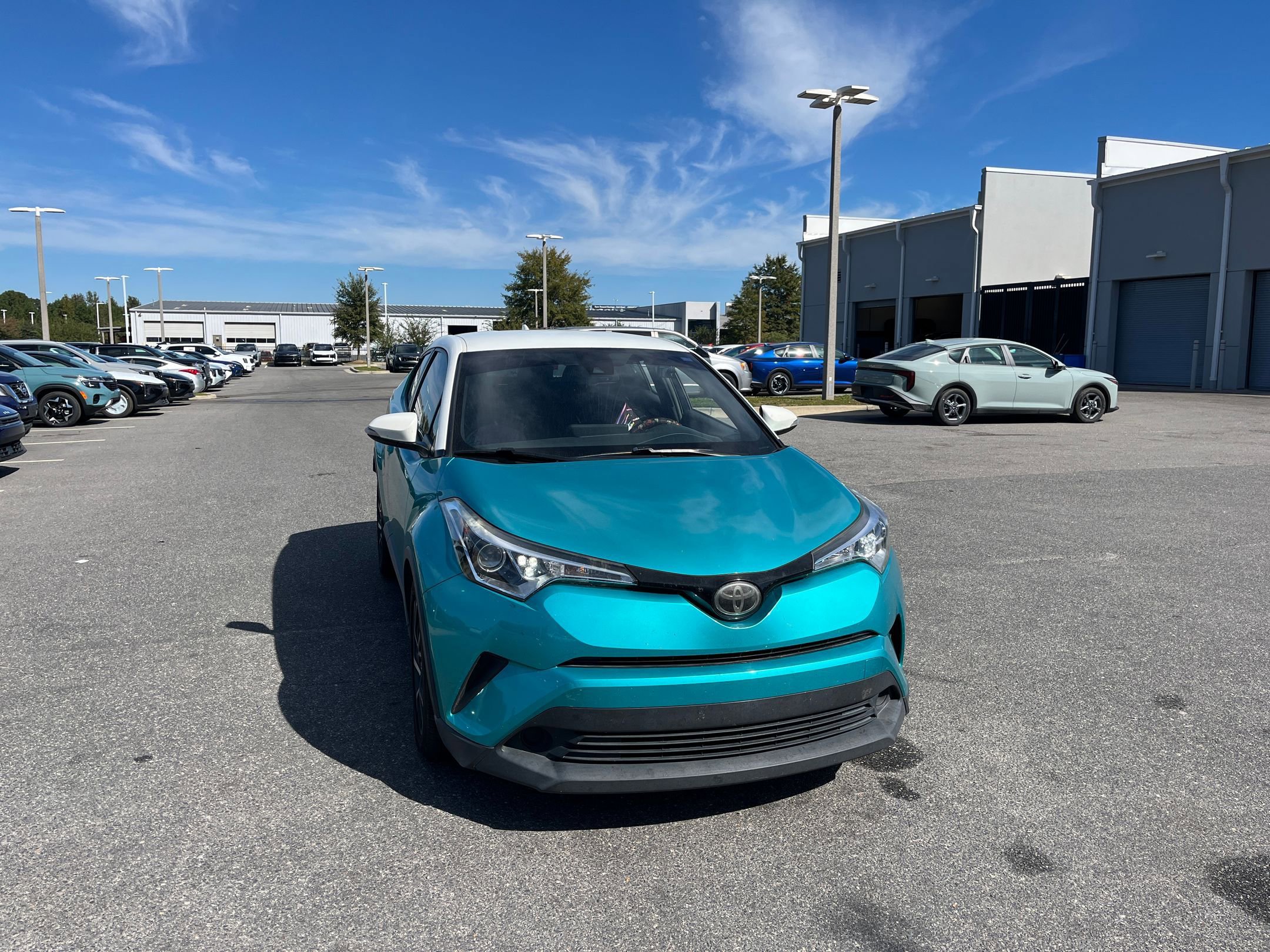 2018 Toyota C-HR XLE photo 2