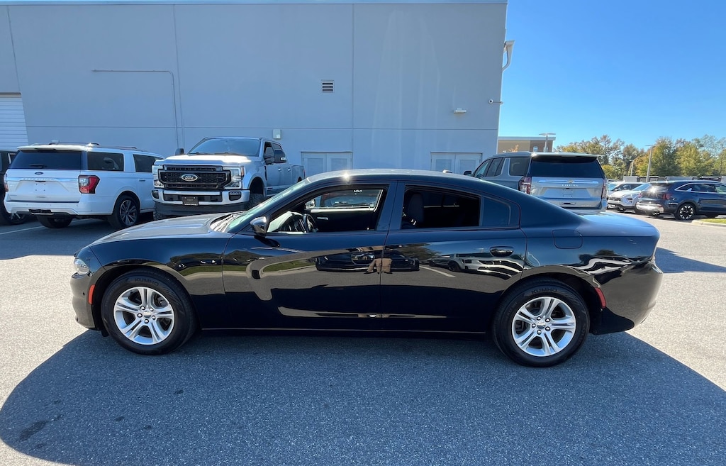 Used 2019 Dodge Charger SXT Sedan
