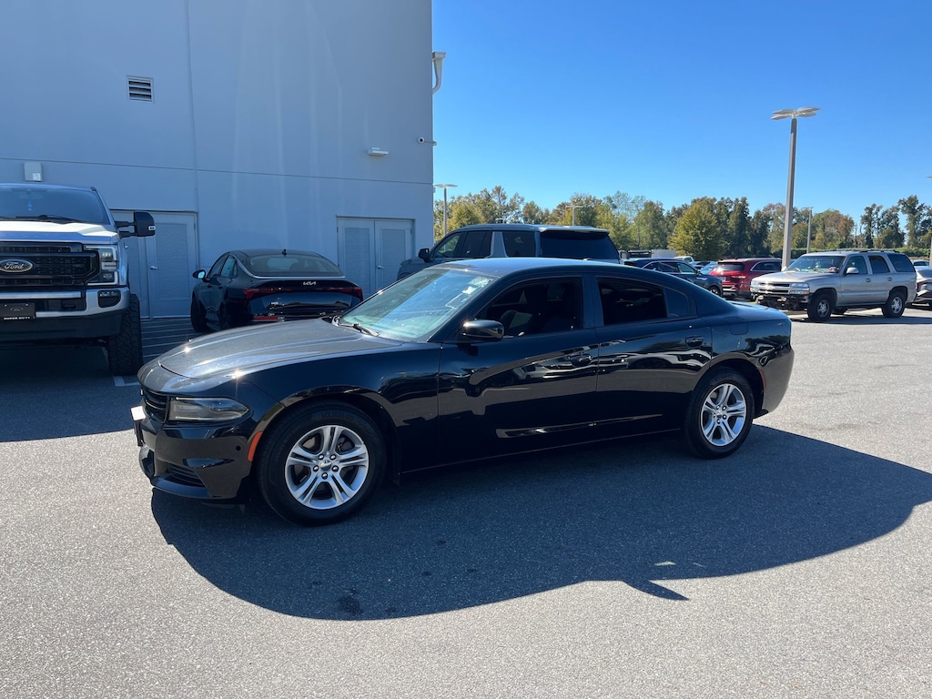Used 2019 Dodge Charger SXT Sedan