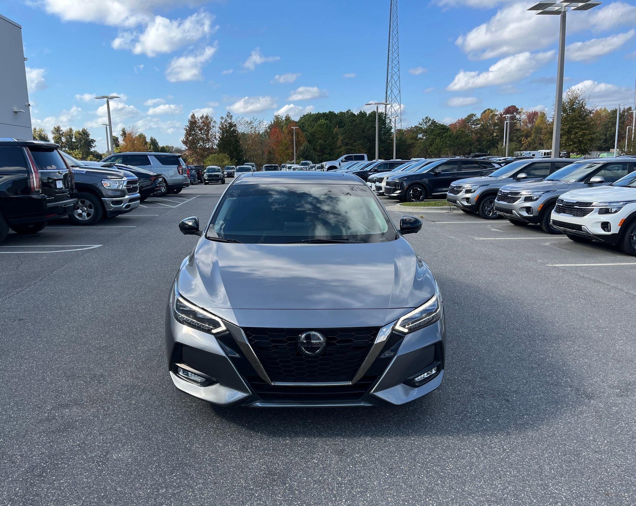 2020 Nissan Sentra SR photo 3