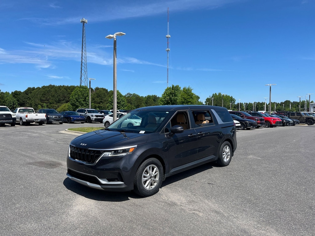 Certified 2023 Kia Carnival LX Seat Package MPV