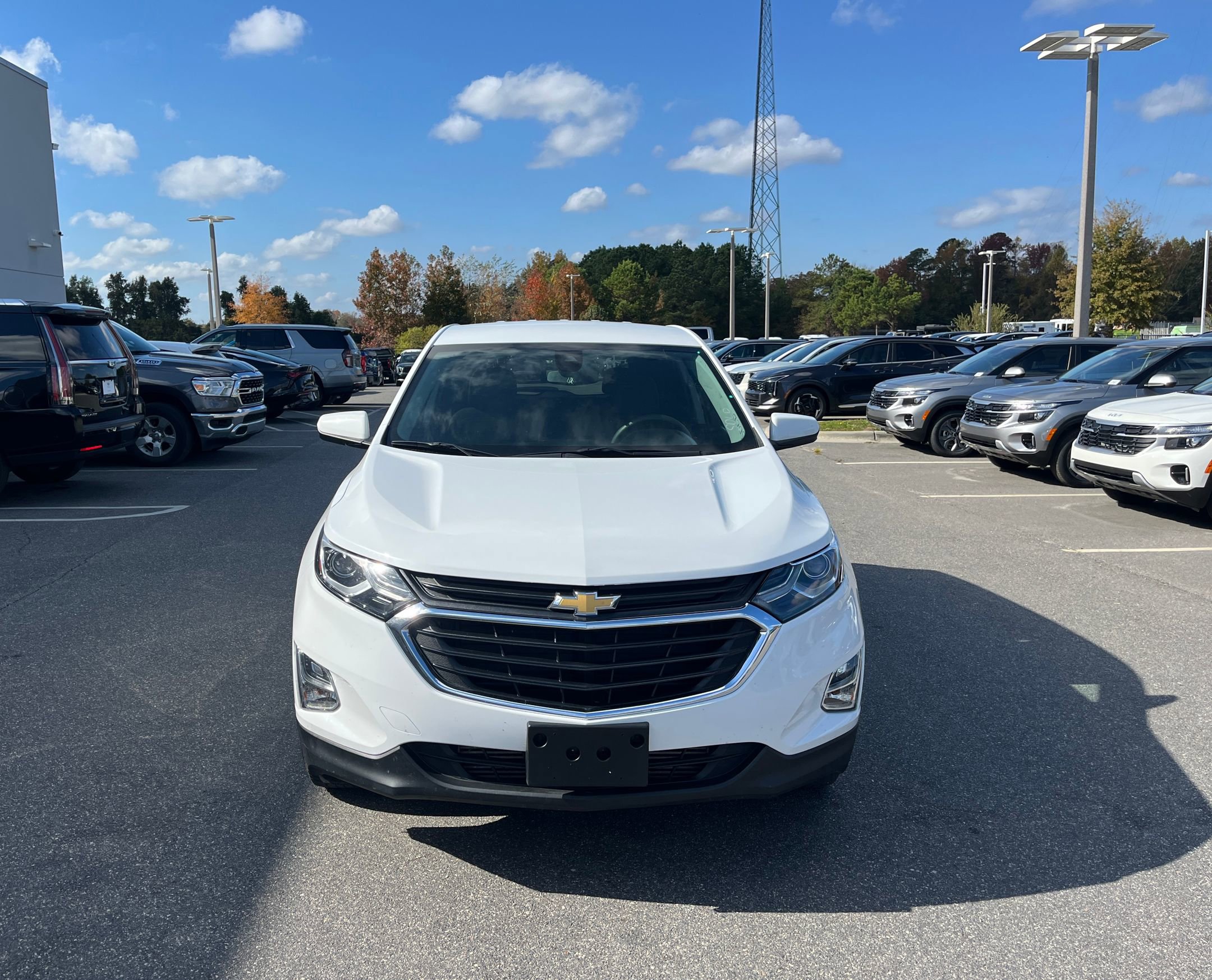 2021 Chevrolet Equinox LT photo 2