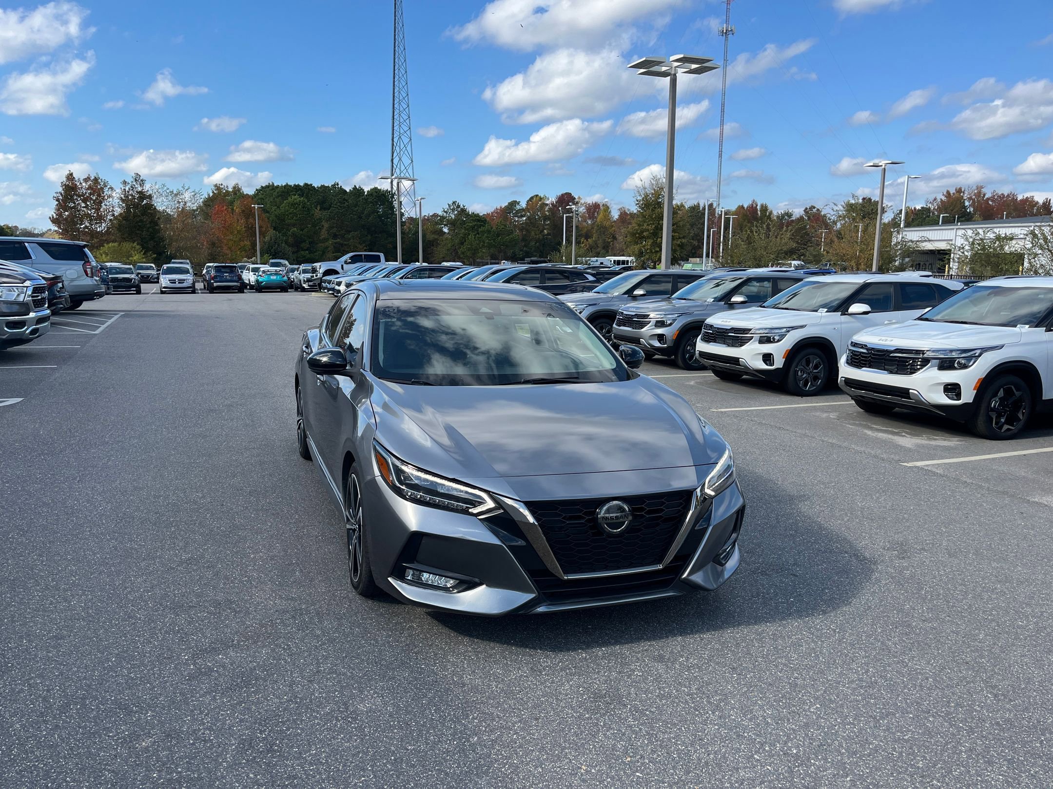 2020 Nissan Sentra SR photo 2