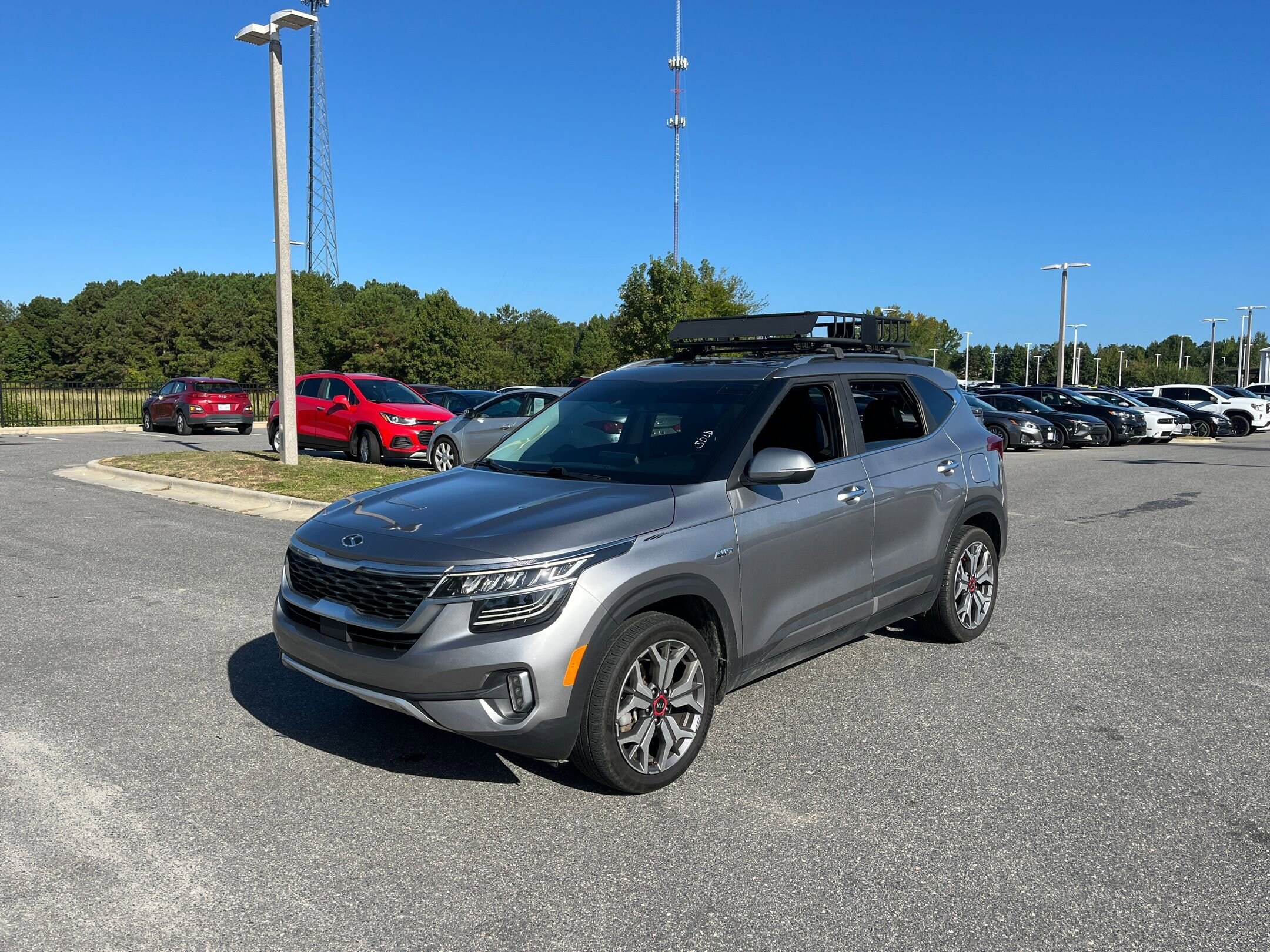 2021 Kia Seltos SX photo 3