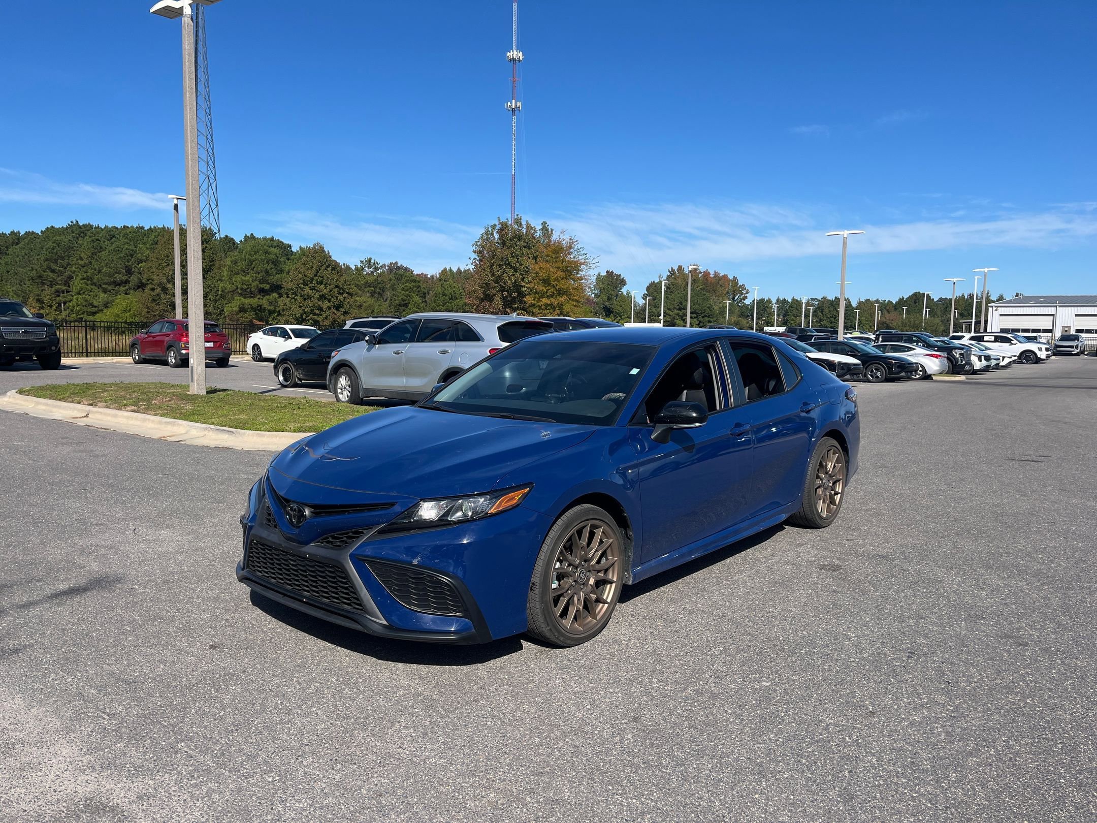 2023 Toyota Camry SE photo 4
