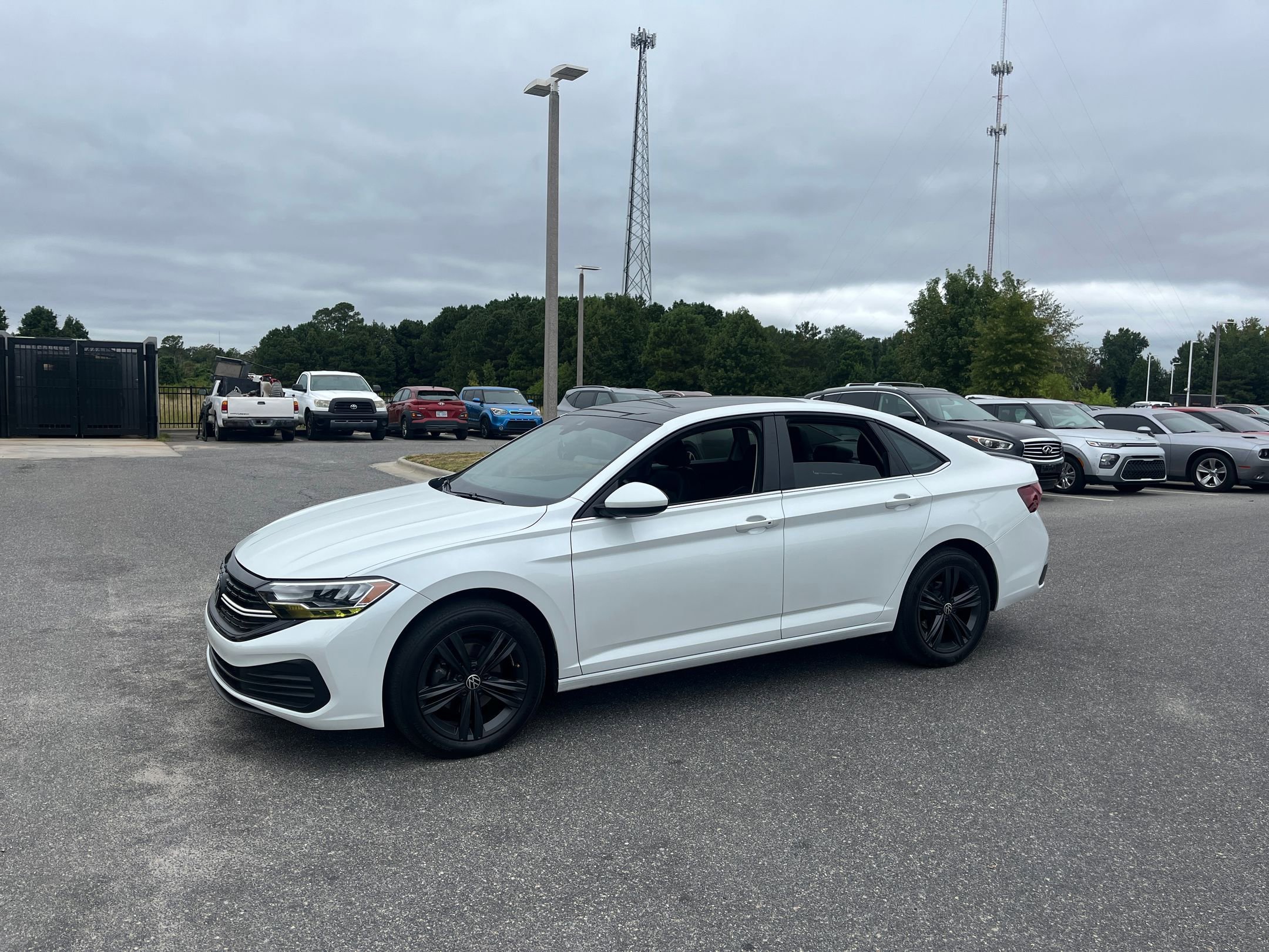 2023 Volkswagen Jetta 1.5T SE photo 4