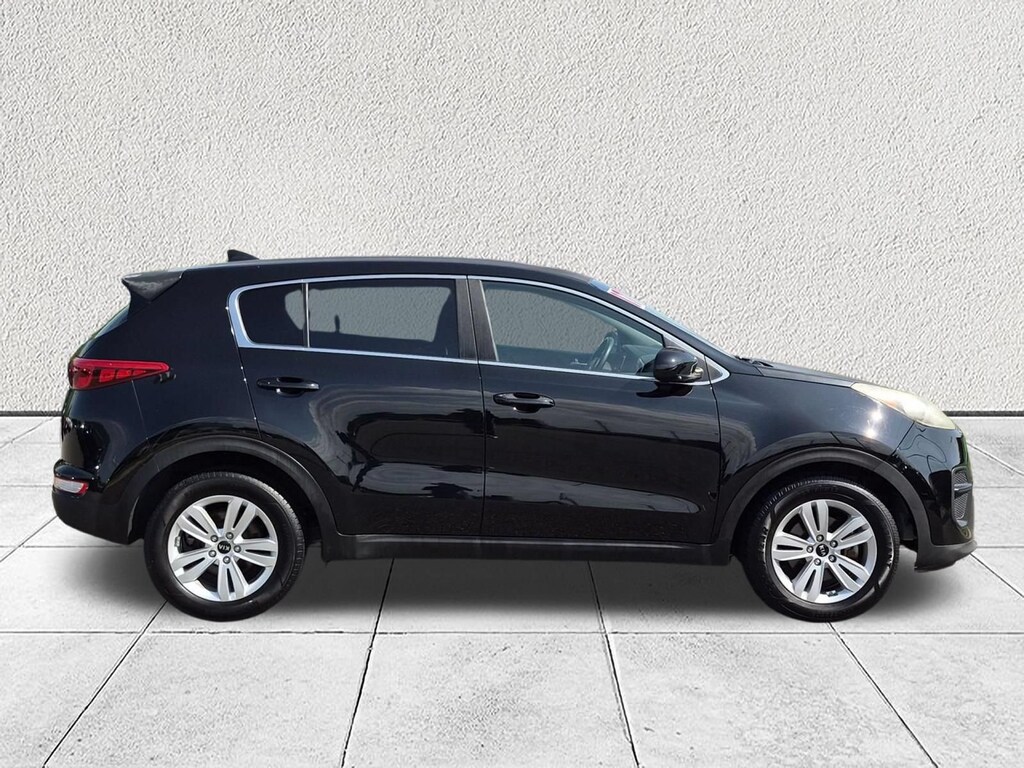 Used 2017 Kia Sportage LX SUV