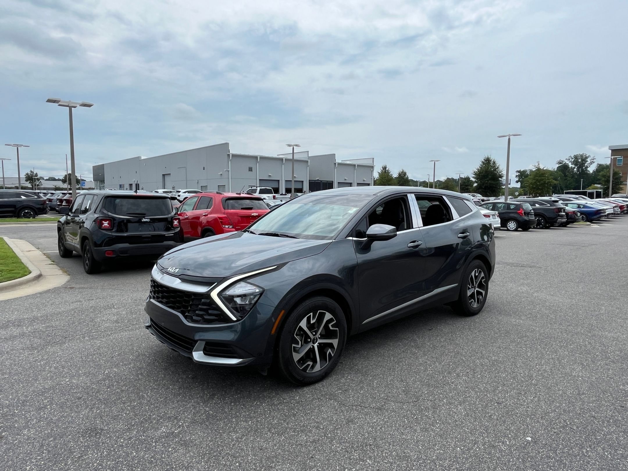 2023 Kia Sportage EX photo 4