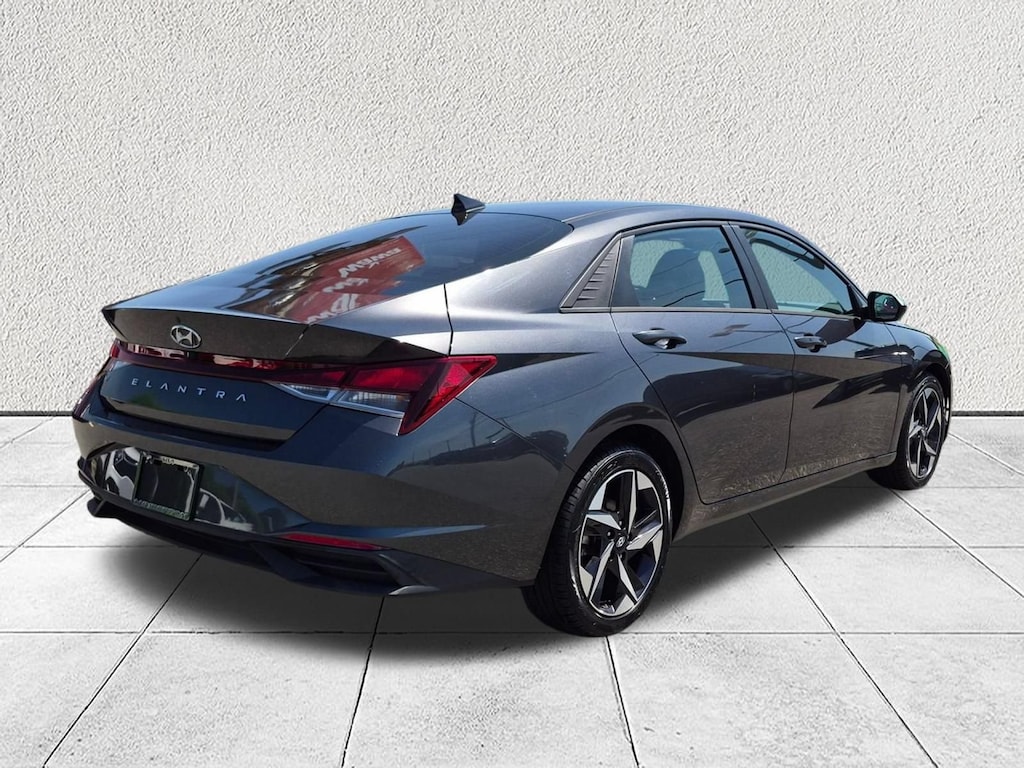 Used 2023 Hyundai Elantra SEL Sedan
