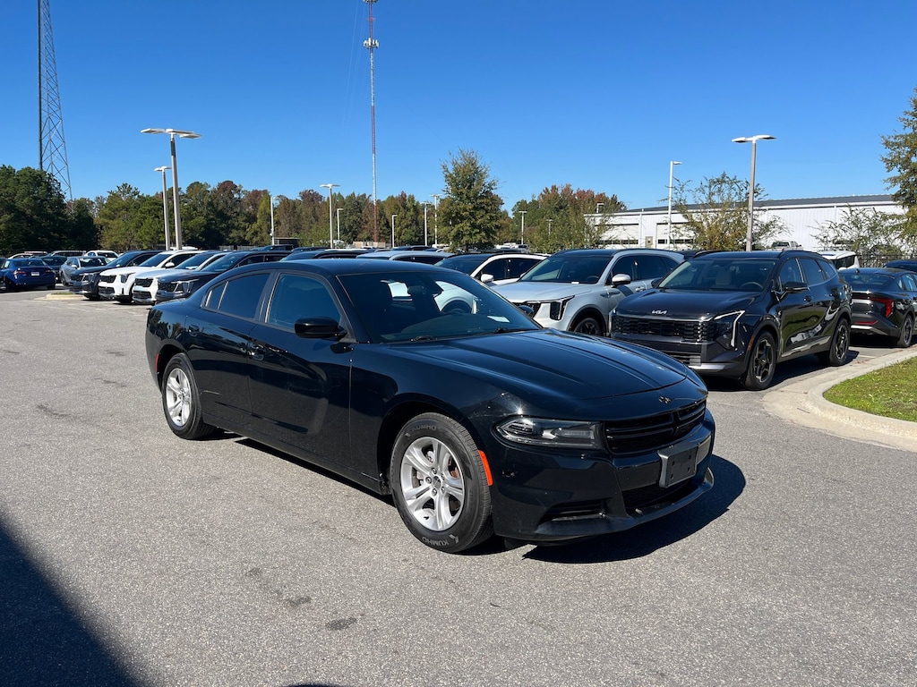 Used 2019 Dodge Charger SXT Sedan