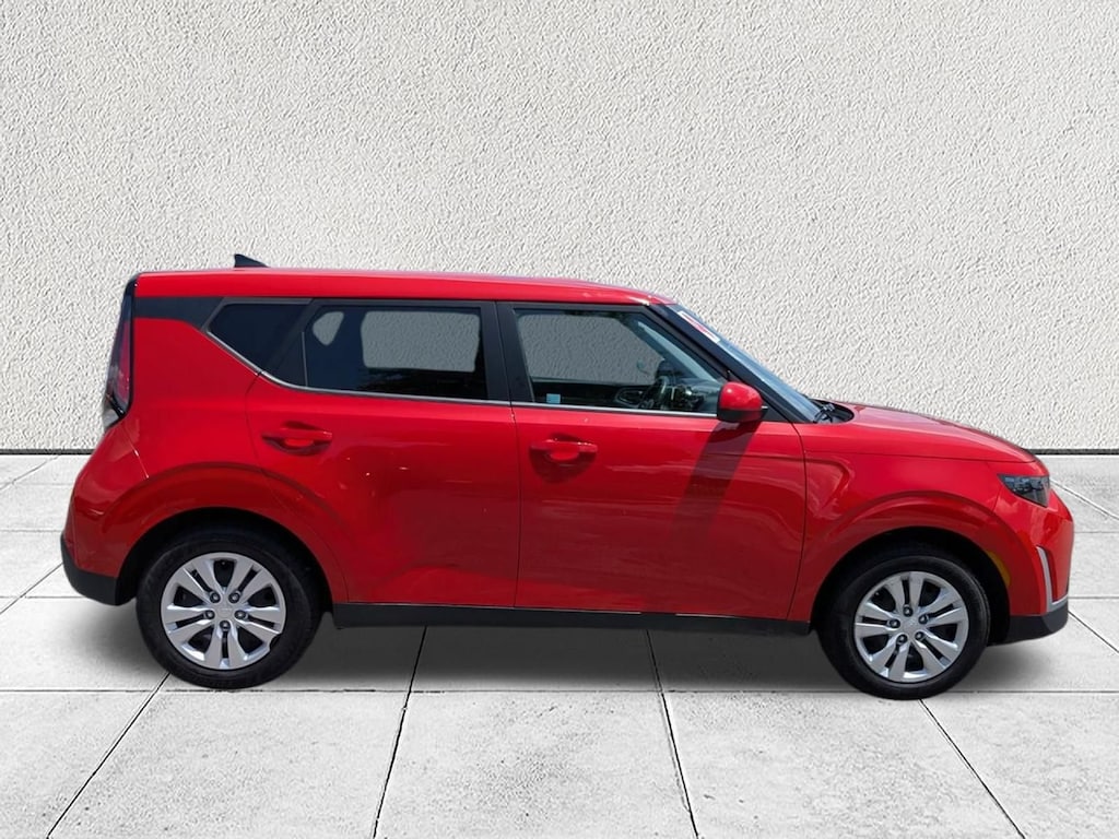 Certified 2024 Kia Soul LX Hatchback