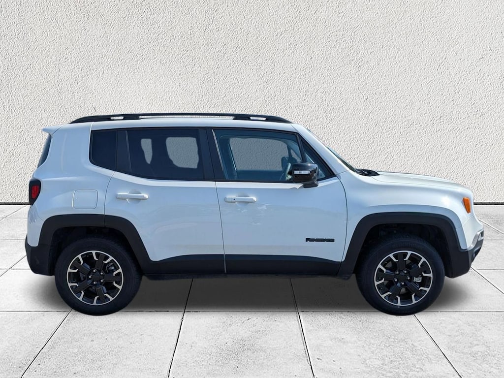 Used 2023 Jeep Renegade Latitude SUV