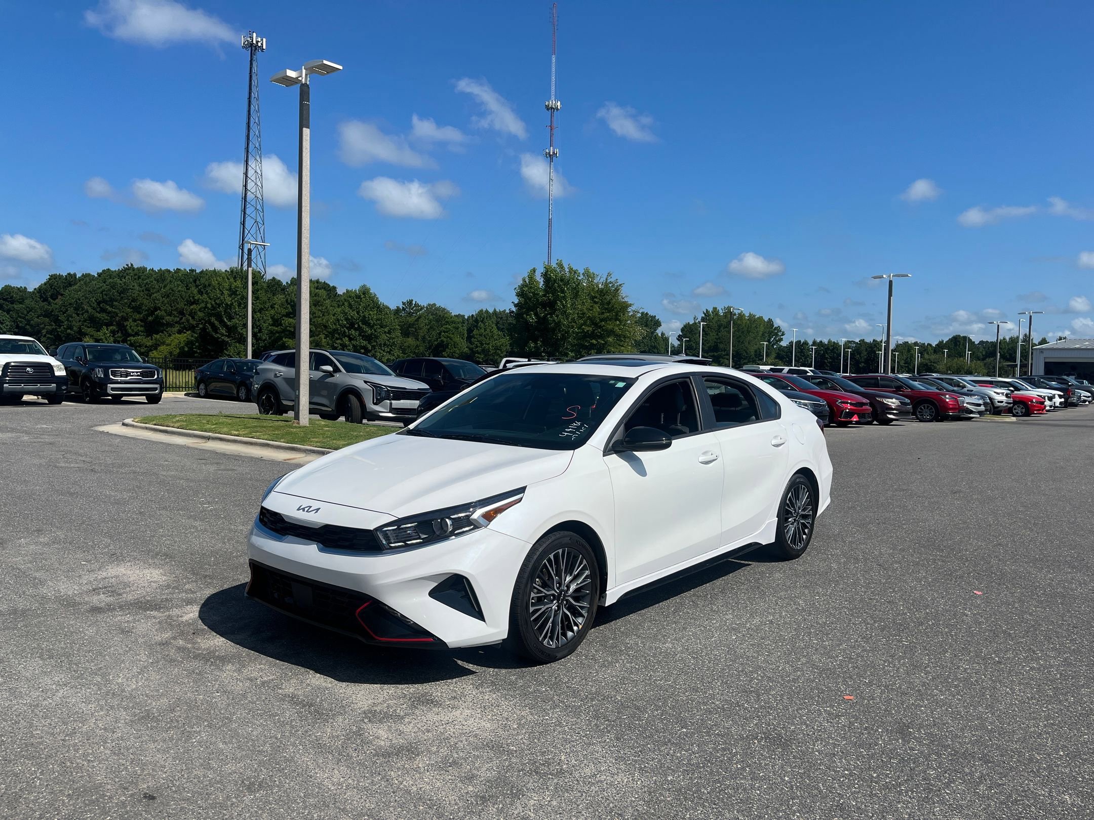 2023 Kia Forte GT-Line photo 4