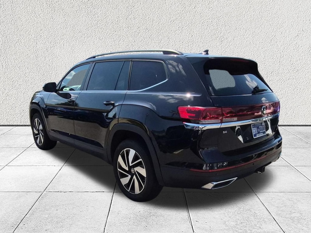 Used 2024 Volkswagen Atlas 2.0T SE w/Technology SUV