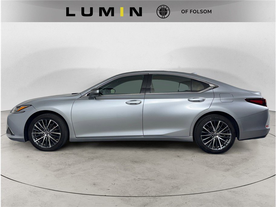 2022 Lexus ES 350 photo 2