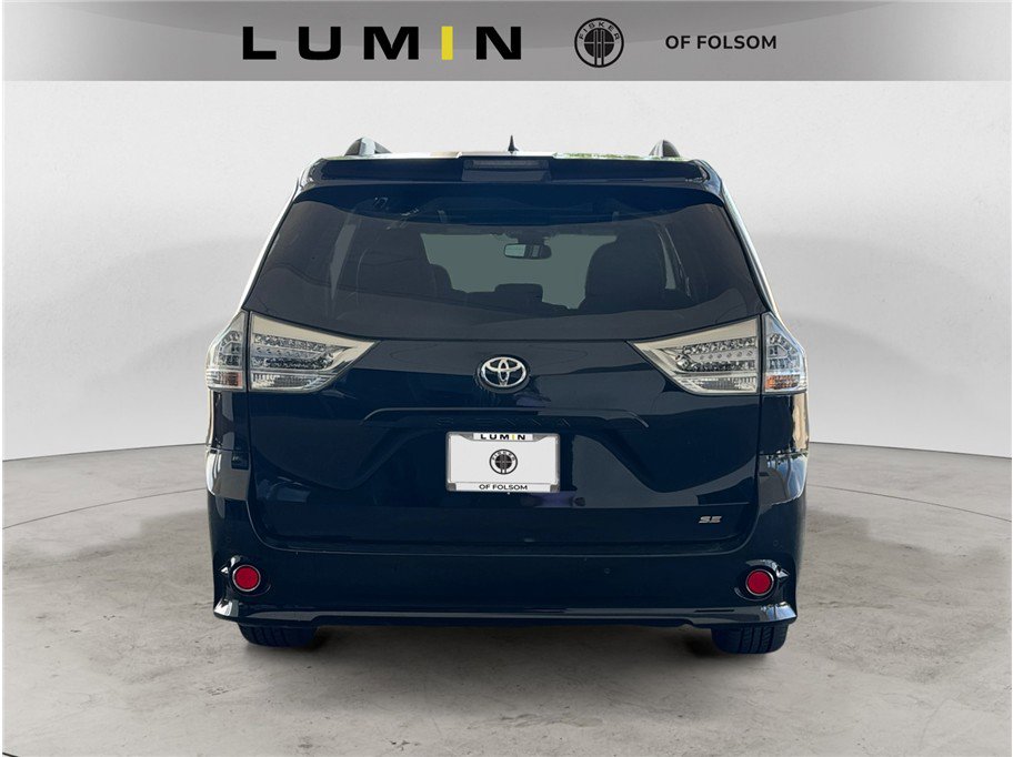 2020 Toyota Sienna SE photo 4