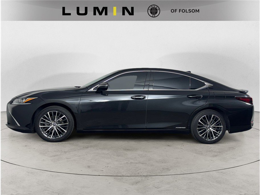 2022 Lexus ES 300h photo 2
