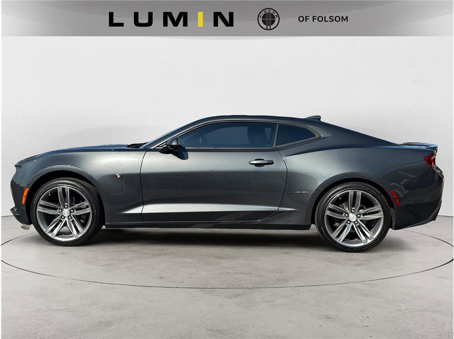 2017 Chevrolet Camaro 1LT Coupe photo 2