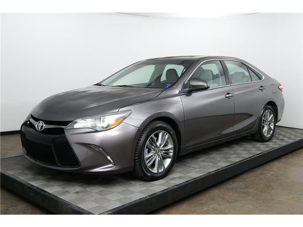 Used 2015 Toyota Camry SE Sedan 4D