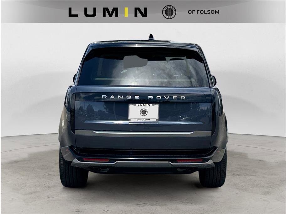 2024 Land Rover Range Rover SE photo 4