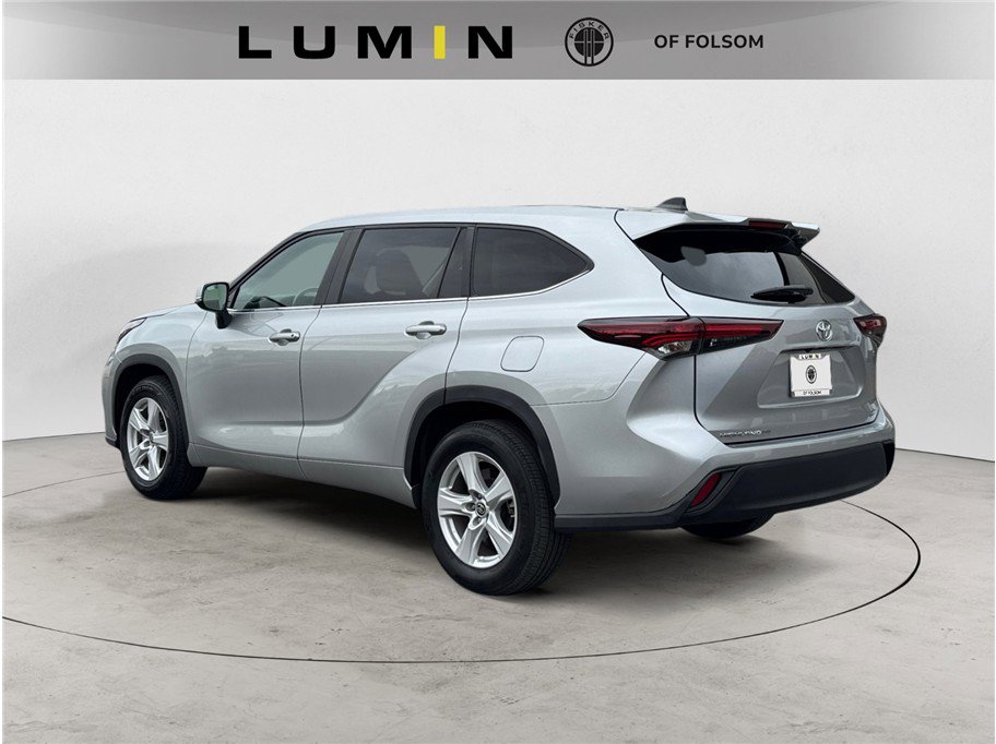 2024 Toyota Highlander LE Sport photo 3