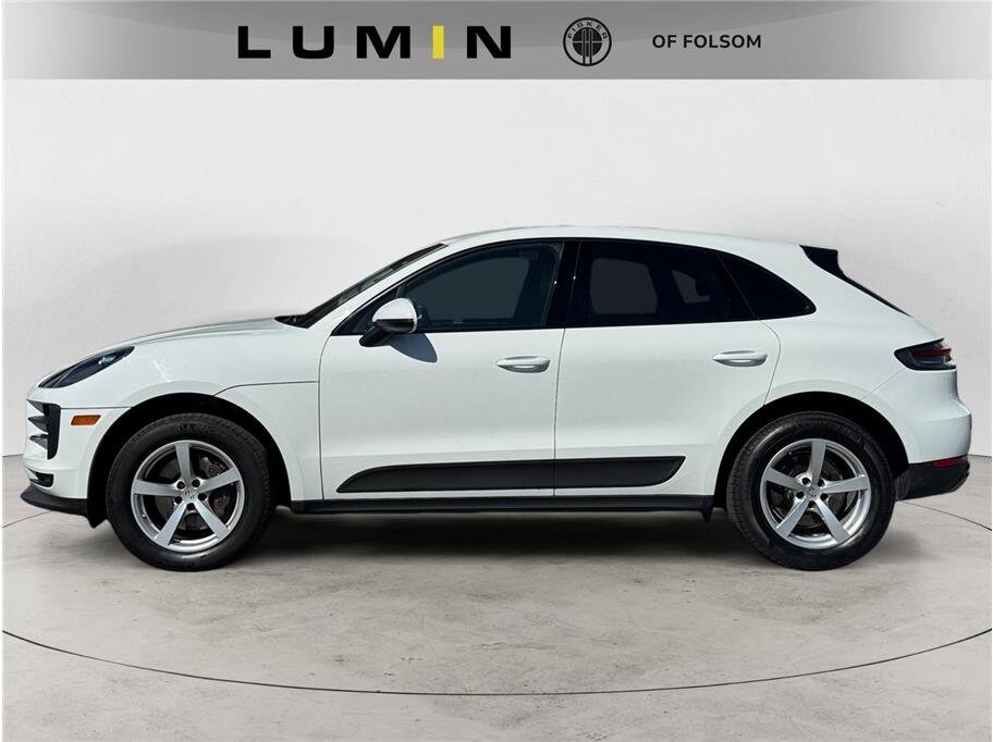 2021 Porsche Macan Base photo 2