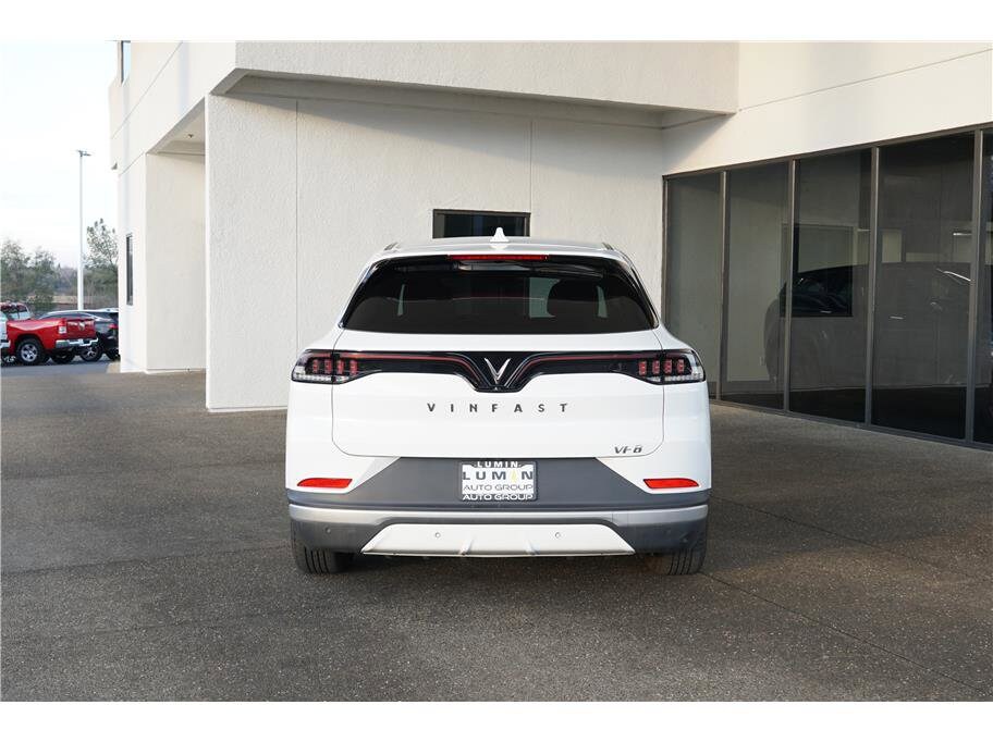 2023 Vinfast VF 8 8 photo 4